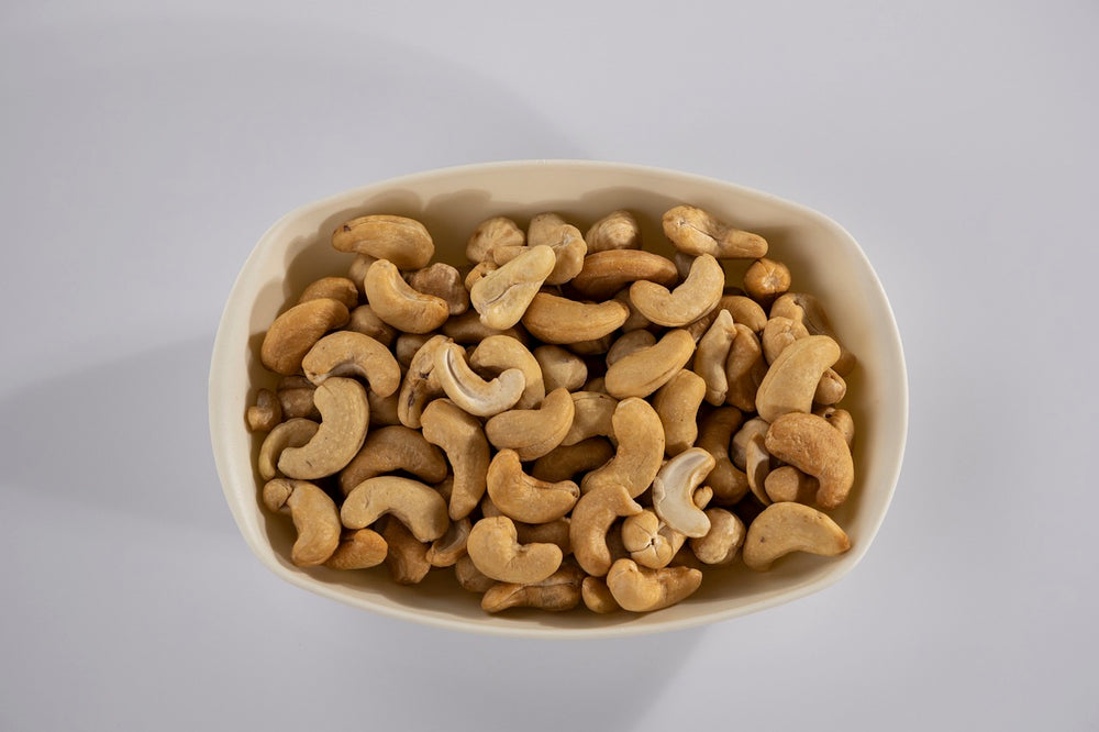 Energize Your Day with Cashews and Its Nutrients for a Balanced Diet